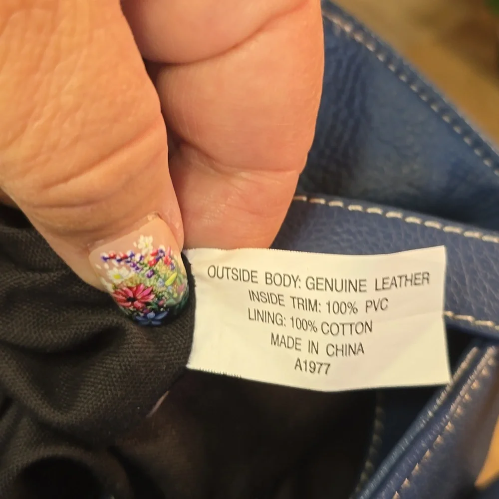 TIGNANELLO Blue Leather Handbag with Charm Soft As Butter!!! - Picture 6 of 6